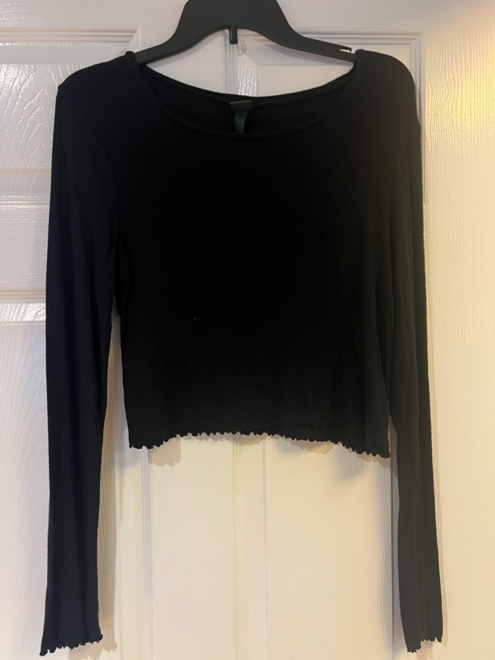 wild fable Black Ribbed Long-Sleeve Cropped Top
